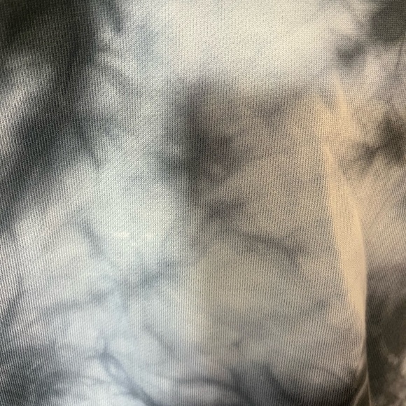 EUC Lululemon earth day hoodie - Picture 6 of 8